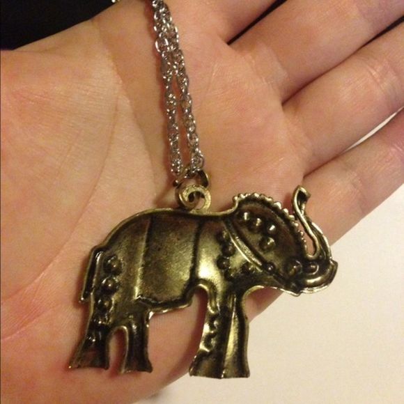 (L1) Elephant Necklace - Picture 3 of 4